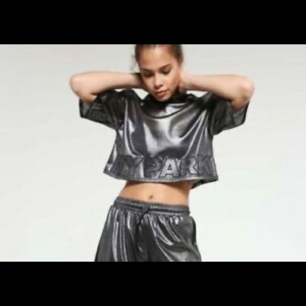 IVY PARK Metallic Mesh Crop Tee